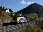 Die 189 912 mit einem Güterzug am 22.10.2016 unterwegs bei St.
