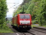 189 031-8 und 189 065-6 beide von DB kommen als Lokzug aus dem Saarland nach Rotterdam(NL)  und kommen aus Richtung Koblenz und fahren durch Rolandseck in Richtung Bonn,Köln.
