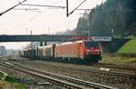 30. März 2007, Kronach, Lok 189 006 hat einen Güterzug in Richtung Saalfeld am Haken