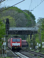 Die Elektrolokomotiven 189 038-3 & 189 047-4 zogen Anfang Mai 2021 einen Erzzug in Doppeltraktion durch Lintorf.
