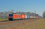 Mit einem Containerzug rollt 189 008 am 20.03.22 durch Jütrichau Richtung Magdeburg.