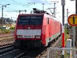 189 076 mit Güterzug in Richtung Rheine - NL im Bahnhof Münster, 31.08.2022