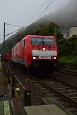 Am Freitag den 3.10.2014 kommt die 189 073-3 mit einem gemischten Güterzug rheinabwärts gen Koblenz gefahren....der Hochnebel kündigt das schöne Wetter an.