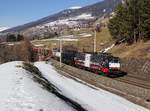 Die ES 64 F4-097 und die ES 64 F4-086 mit einem KLV-Zug am 23.02.2019 unterwegs bei Matrei am Brenner.