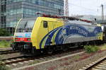Lokomotion 189 912-9  CREAM Moving Europe  stand am 08.06.19, zusammen mit 193 663, auf einem Abstellgleis am Duisburger Hauptbahnhof.