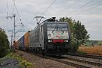 Mit einem  P&O -Containerzug nach Italien fuhr am 04.09.2018 die MRCE/SBBCI ES 64 F4-091 (189 991-3)  SBB Cargo International  nördlich von Müllheim (Baden) über die KBS 703 durchs