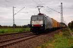 MRCE 189 208 ist auch mit einem Containerzug in Boisheim unterwegs, auch sie fährt in Richtung Niederlande.