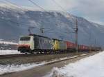 Die 189 917 und der ES 64 F4-031 am 29.01.2011 mit dem Winner KLV-Zug unterwegs bei Schwaz.