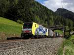 Die 189 912 und die 189 914 mit einem KLV-Zug am 14.05.2013 unterwegs bei Wolf am Brenner.