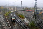 189 207 von MRCE  kommt aus Richtung Aachen-West,Aachen-Schanz mit einem Güterzug aus Antwerpen-Oorderen(B) nach Gallarate(I) und fährt durch Aachen-Hbf in Richtung