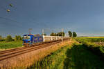 192 005 mit einem Schnittholzzug am 25.06.2020 bei Strasskirchen. 