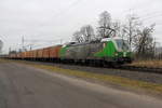 Die 193 204 mit einem Innofreight-Container Ganzzug am 24.01.2018 in Nassenheide.