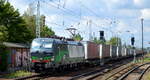LTE Logistik- und Transport GmbH, Graz [A] mit der ELL Vectron  193 280  [NVR-Nummer: 91 80 6193 280-5 D-ELOC] und Taschenwagenzug Richtung Poznan (Polen) am 19.08.20 Berlin Hirschgarten.