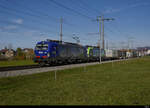 BLS - Loks 193 494-2 + 475 410 vor Güterzug unterwegs in Richtung Bern bei Lyssach am 31.10.2020