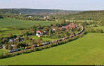 Zum Abschluss der Fotosession auf der Rudelsburg bei Saaleck ein KLV-Zug Richtung Großheringen mit 193 155-9 (Siemens Vectron), der sich wunderbar in die Szenerie einfügt.

🧰 Railpool GmbH, vermietet an die TX Logistik AG (TXL)
🕓 1.5.2024 | 17:25 Uhr