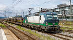 91 80 6193 233 erreicht am 17.08.2024 mit einem Autotransportzug den Hauptbahnhof in Regensburg.