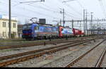 SBB - Loks 91 80 6 193 522 + 193 467 mit Güterzug unterwegs in Pratteln am 21.03.2025