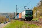ELL 193 244 mit Containerzug in Erpel, April 2025.