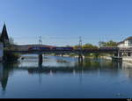 SBB - Schnappschuss von Zwei Loks vom Typ 193 mit Güterwagen auf der Aarebrücke in Solothurn am 09.04.2025
