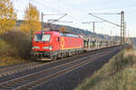 6193 042-9 mit einem leeren Autozug am 05.11.2025 bei Kerzell.