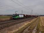 Die 193 211 mit einem Magnesitzug am 11.03.2018 unterwegs bei Oftering.