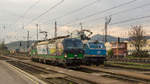 alt und neu: 151 001-5 und 193 216-9 stehen am 24. April 2019 kurz nebeneinander. Die Aufnahme entstand in Zilina. 