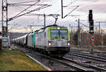 Getreidezug mit 193 786-1 (Siemens Vectron) der Captrain Deutschland GmbH, eingesetzt bei der ITL Eisenbahngesellschaft mbH (ITL), und einer unbekannten 185/186 (kalt) durchfährt den Bahnhof Pirna auf Gleis 1 Richtung Bad Schandau.
Aufgenommen am Ende des Bahnsteigs 3.
[8.12.2019 | 15:28 Uhr]