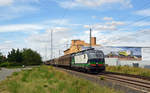 193 283 der ELL führte am 04.07.20 für die TX einen Schiebewandwagenzug durch Landsberg vorbei am Claas-Werk Richtung Bitterfeld.