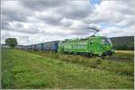 193 996-6 ist mit einen Walterzug am 26.08.2020 bei Himmelstadt zu sehen.