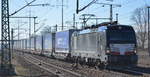 LTE Logistik- und Transport GmbH, Graz [A] mit der MRCE Vectron  X4 E - 620  [NVR-Nummer: 91 80 6193 620-2 D-DISPO] und Taschenwagenzug Richtung Rzepin (Polen) am 02.03.21 Durchfahrt BF. Flughafen BER Terminal 5.