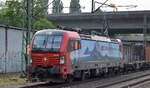 SBB Cargo International AG, Olten [CH] mit  193 461  [Name: Olten] [NVR-Nummer: 91 80 6193 461-1 D-SIEAG] verlässt mit Containerzug den Hamburger Hafen am 07.06.21 Durchfahrt Bf. Hamburg-Harburg. 