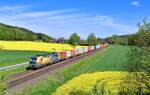 193 243 mit einem Containerzug am 11.05.2021 bei Einöd.