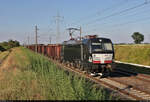 Hochbordwagenzug mit 193 857-0 (X4 E - 857 | Siemens Vectron) unterwegs bei Braschwitz Richtung Halle (Saale).
An der Seitenwand der Lok musste ich noch ein größeres Graffiti entfernen.

🧰 Mitsui Rail Capital Europe GmbH (MRCE), vermietet an die BELog Baustoffe- Entsorgung- Logistik GmbH & Co. KG
🚩 Bahnstrecke Magdeburg–Leipzig (KBS 340)
🕓 17.6.2021 | 18:51 Uhr