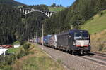 Lokomotion/MRCE 193 663 & 193 775 ziehen einen schweren KLV Zug nach Italien hoch auf den Brennerpass. Aufgenommen bei St. Jodok am Brenner am 25.09.2021
