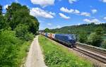 193 845 mit einem Containerzug am 11.06.2023 bei Seestetten.