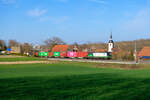 193 210 ELL/WLC mit einem Containerzug bei Gn�tzheim Richtung Ansbach, 31.03.2021
