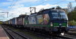 LTE Logistik- und Transport GmbH, Graz [A] mit der ELL Vectron  193 262  [NVR-Nummer: 91 80 6193 262-3 D-ELOC] und einem KLV-Zug am 07.11.23 Höhe Bahnhof Niederndodeleben.