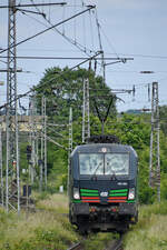 Im Bild die Elektrolokomotive 193 259 auf Solofahrt.