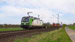ELL 193 285 (91 80 6193 285-4 D-ELOC), vermietet an SETG, mit Containerzug in Richtung Osnabrück (Bohmte-Stirpe, 05.04.2025).
