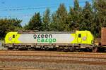 193 407  green cargo  mit Containerzug in Hamburg Harburg, August 2025.
