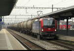 SBB Cargo - Lok 91 80 6 193 052-8 mit Kesselwagen bei der Durchfahrt im Bhf. Solothurn am 03.10.2025