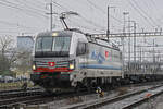 Siemens Vectron 193 111-2 durchfährt am 19.02.2026 den Bahnhof Pratteln.