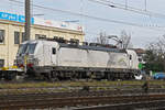 Siemens Vectron 193 301-7 durchfährt am 22.01.2026 den Bahnhof Pratteln.