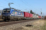 RTB CARGO GmbH, Aachen [D] mit der  193 793  [NVR-Nummer: 91 80 6193 793-7 D-ELOC] mit Lkw Aufliegern am 5.3.26 bei Eglharting.