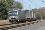 193 922-2 mit einem Containerzug bei Thyrow am 13.