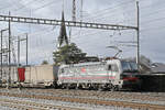 Siemens Vectron 193 455-3 durchfährt am 11.02.2026 den Bahnhof Kaiseraugst.