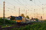 Um kurz vor 7 rauscht 193 737 mit dem Nightjet 402 Wien - Amsterdam durch Grevenbroich in Richtung Mönchengladbach.

Grevenbroich 23.04.2026
