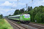 193 436 rauscht mit einem Flixtrain durch Angermund in Richtung Düsseldorf.

Angermund 07.07.2024
