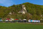 193 172 RTB Cargo / railpool mit Autos kommend aus Ingolstadt in Richtung Treuchtlingen. Die gegen�ber liegende Seite ist auch eine gute Fotostelle f�r den Vormittag. Da sind sogar welche auf diesen kleinen Felsen hochgeklettert und habe von dort aus gespechtet. 24.4.26. bei Breitenfurt