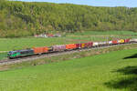 193 201 Ell ex SBB Cargo mit einigen Containern bei Breitenfurt am 25.4.26.
Hier kommt der Zug um die Kurve und man bekommt nicht die volle Länge ins Bild.